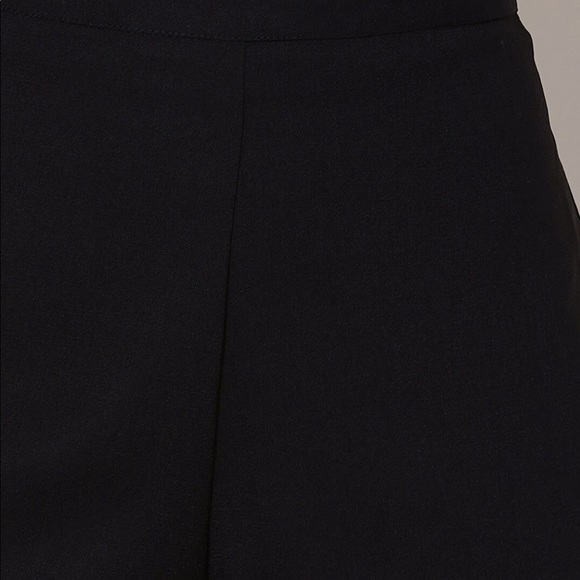 Black shorts - Picture 4 of 9